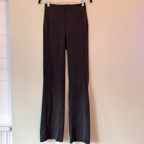 Lululemon Ribbed Softstreme Flared Pant - Size 4, Regular Length - Black - Picture 2 of 4